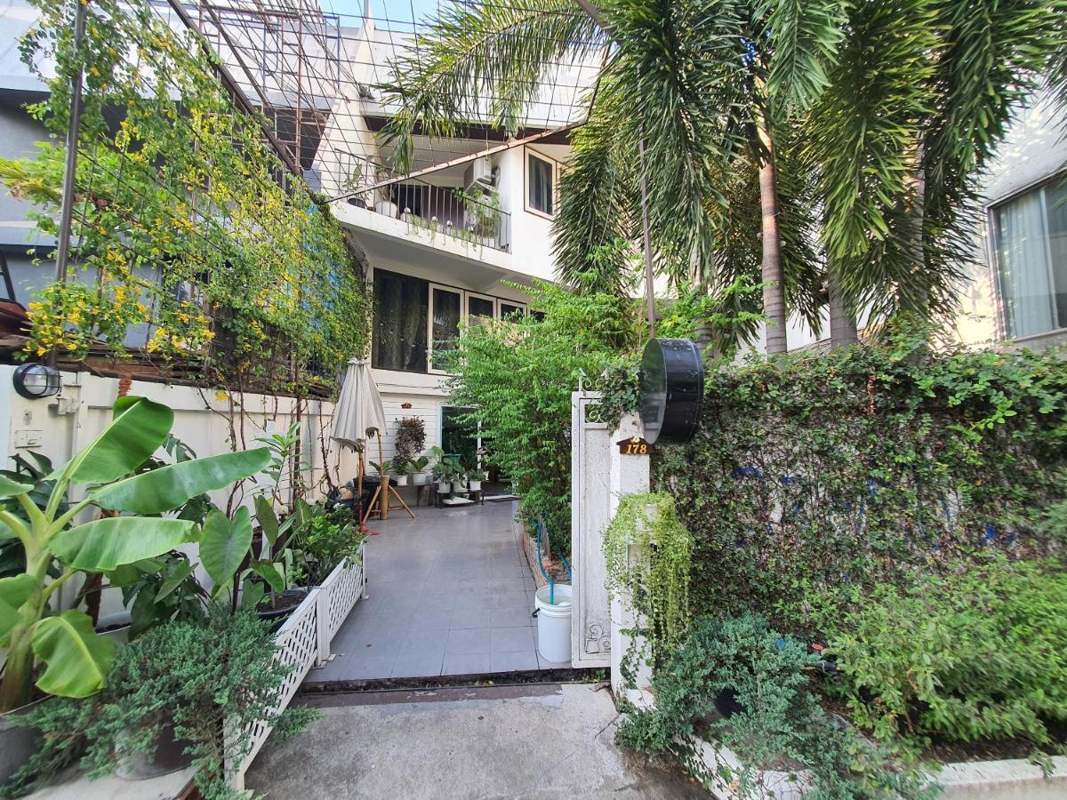 Home16 Sukhumvit16 Bangkok Bagian luar foto