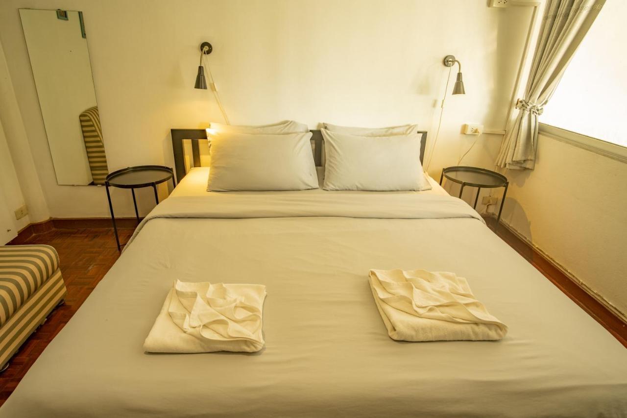 Home16 Sukhumvit16 Bangkok Bagian luar foto