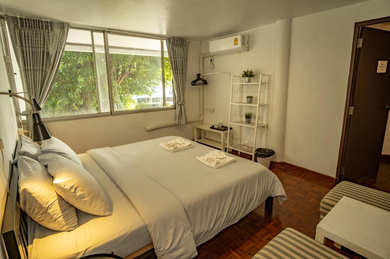 Home16 Sukhumvit16 Bangkok Bagian luar foto