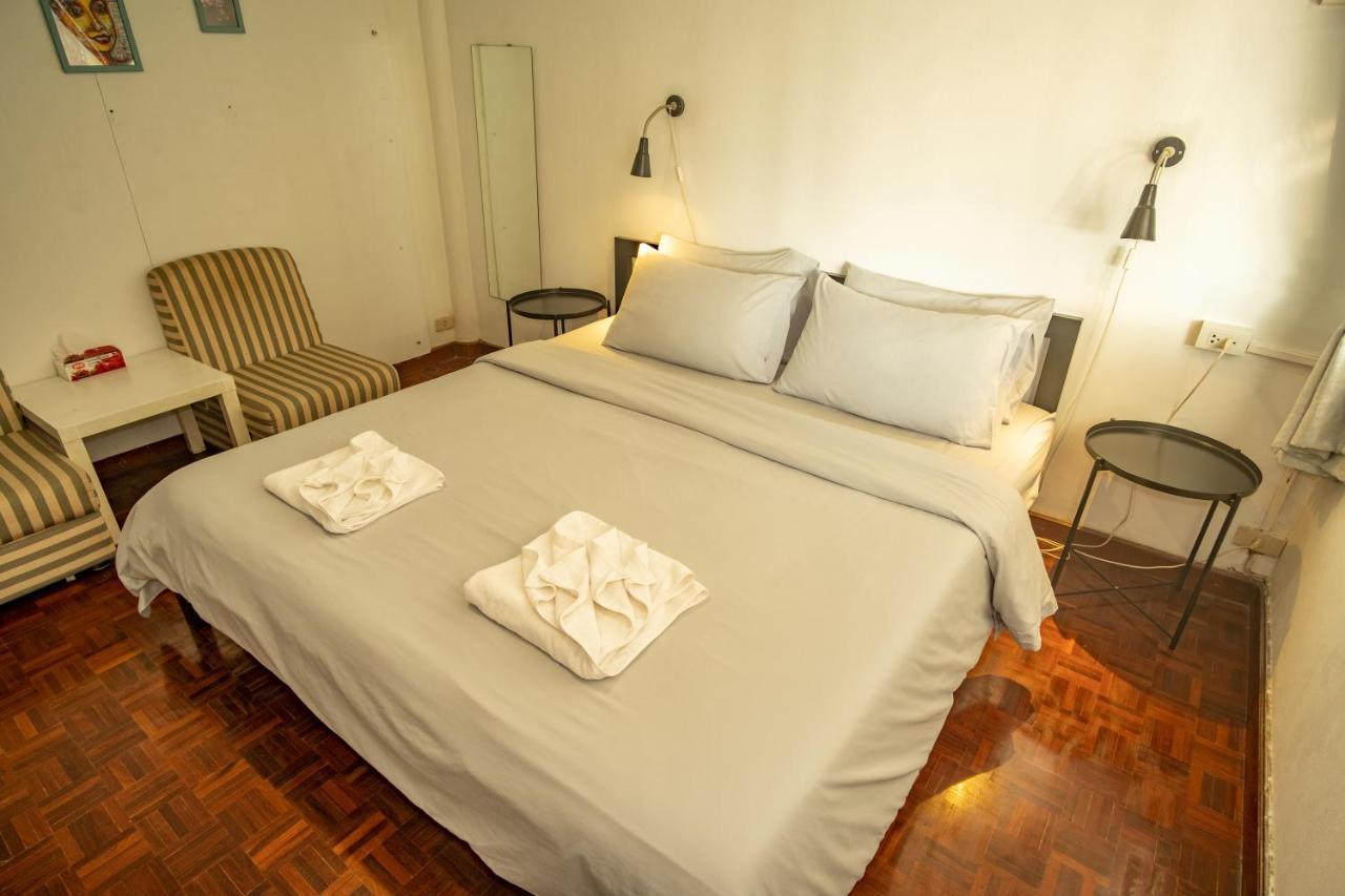Home16 Sukhumvit16 Bangkok Bagian luar foto