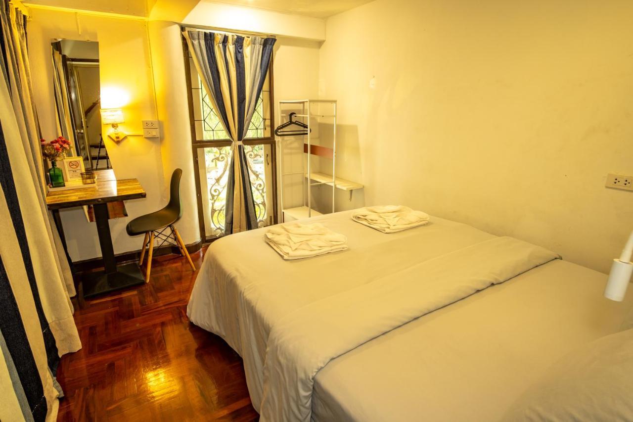 Home16 Sukhumvit16 Bangkok Bagian luar foto