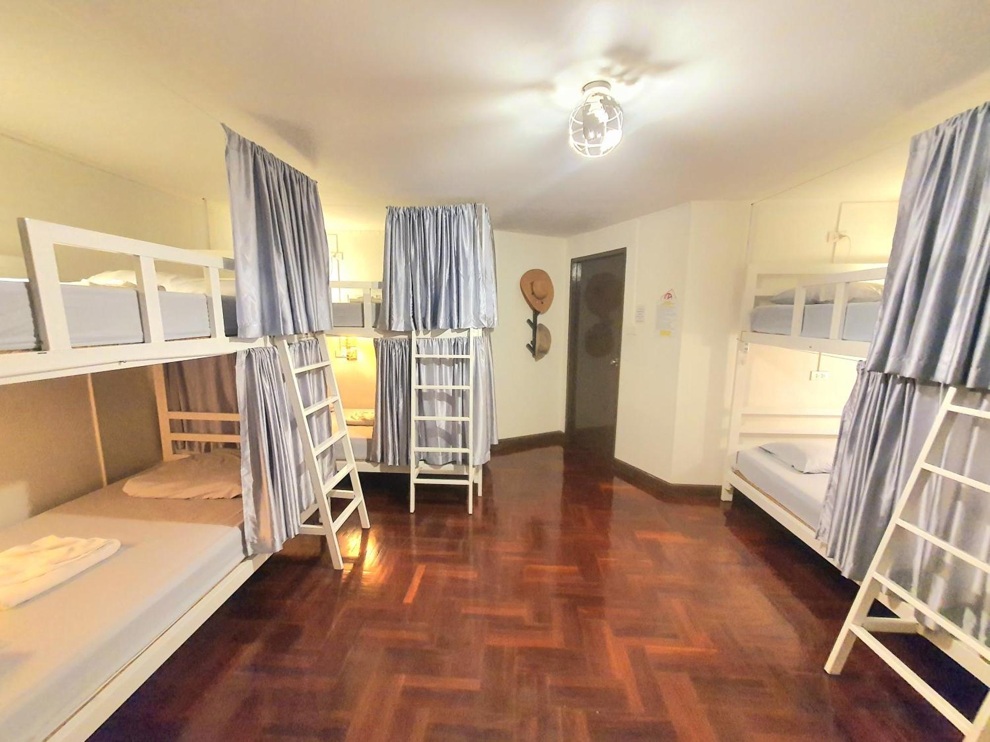Home16 Sukhumvit16 Bangkok Bagian luar foto