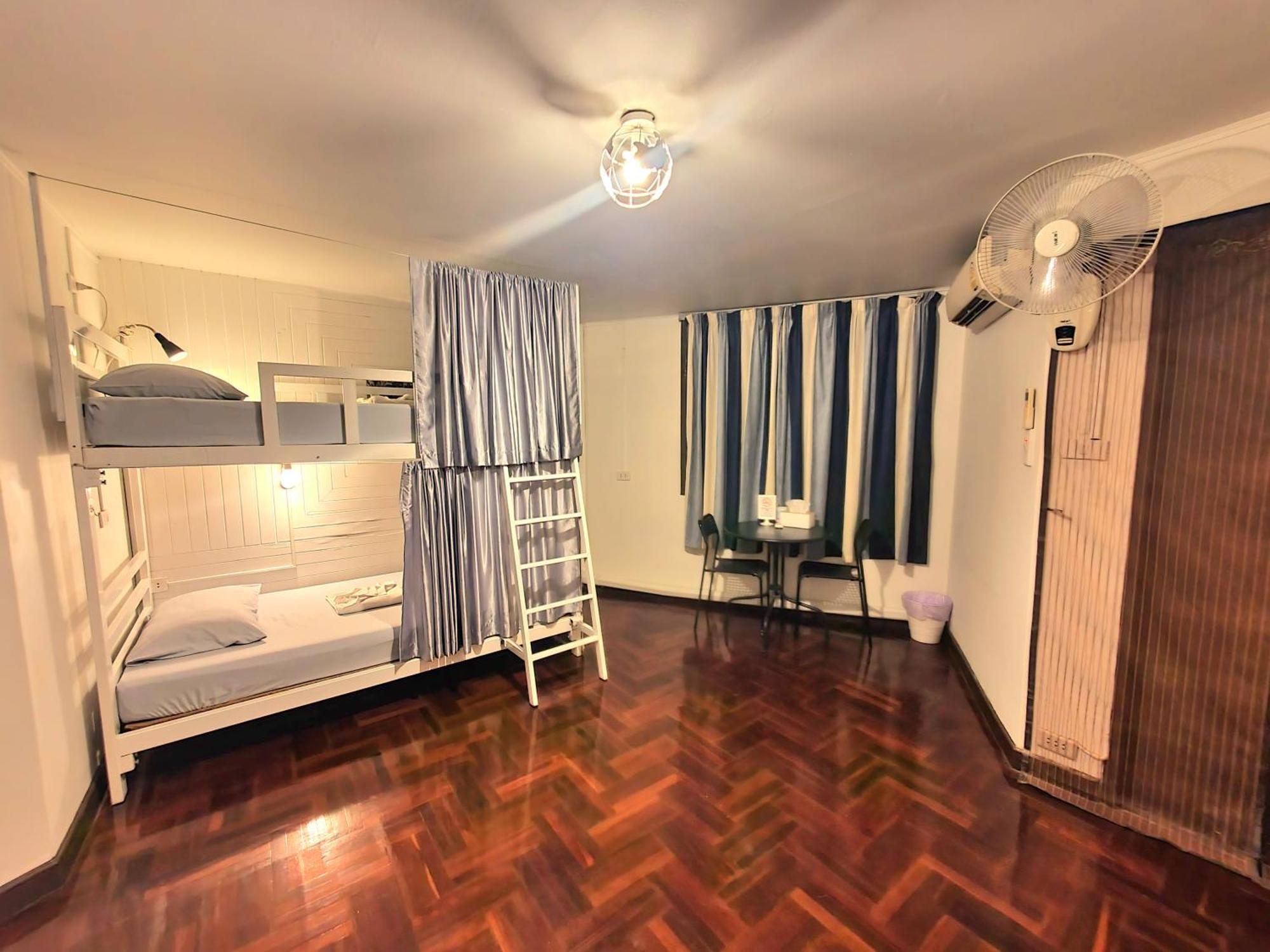 Home16 Sukhumvit16 Bangkok Bagian luar foto