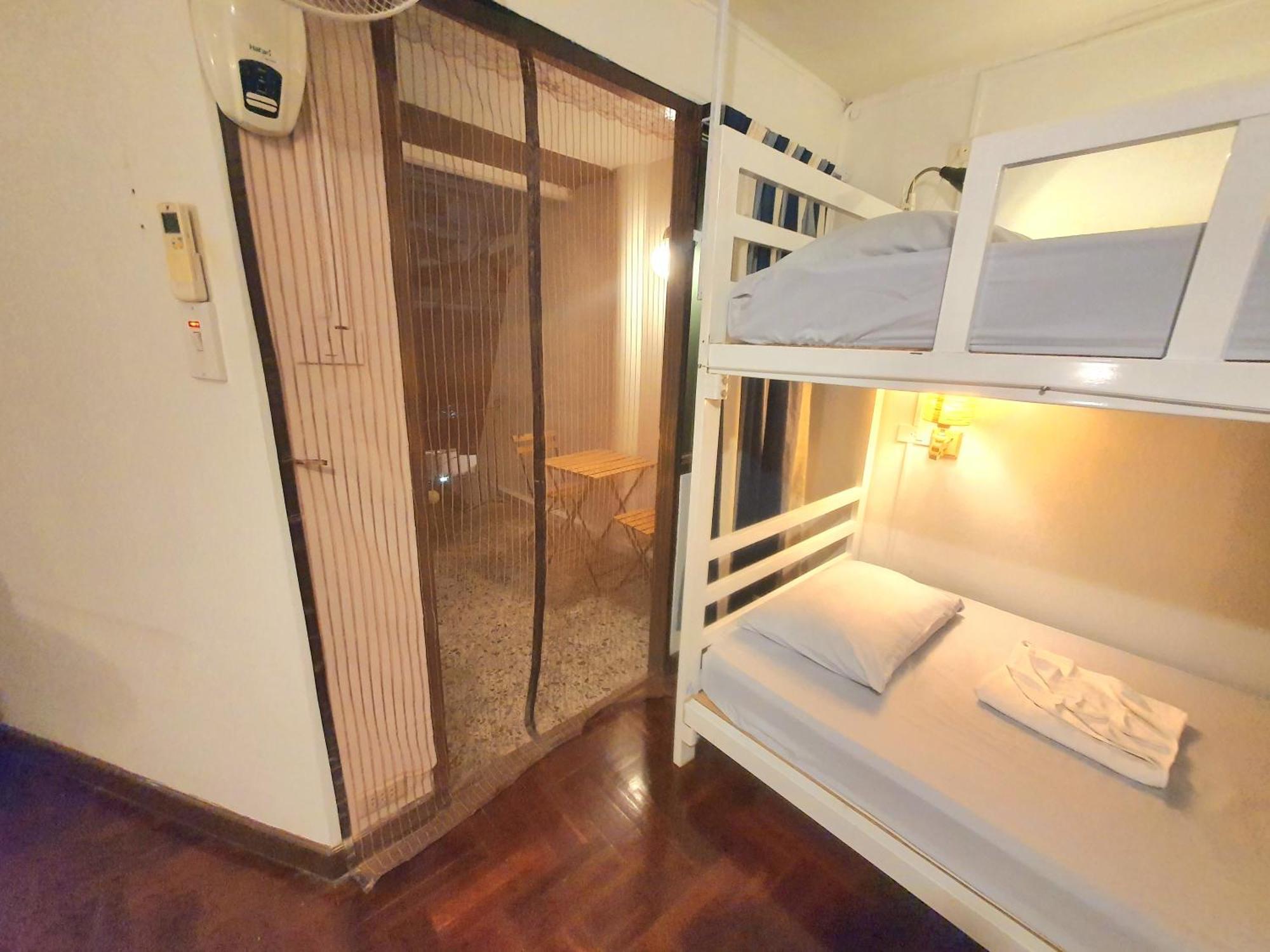 Home16 Sukhumvit16 Bangkok Bagian luar foto