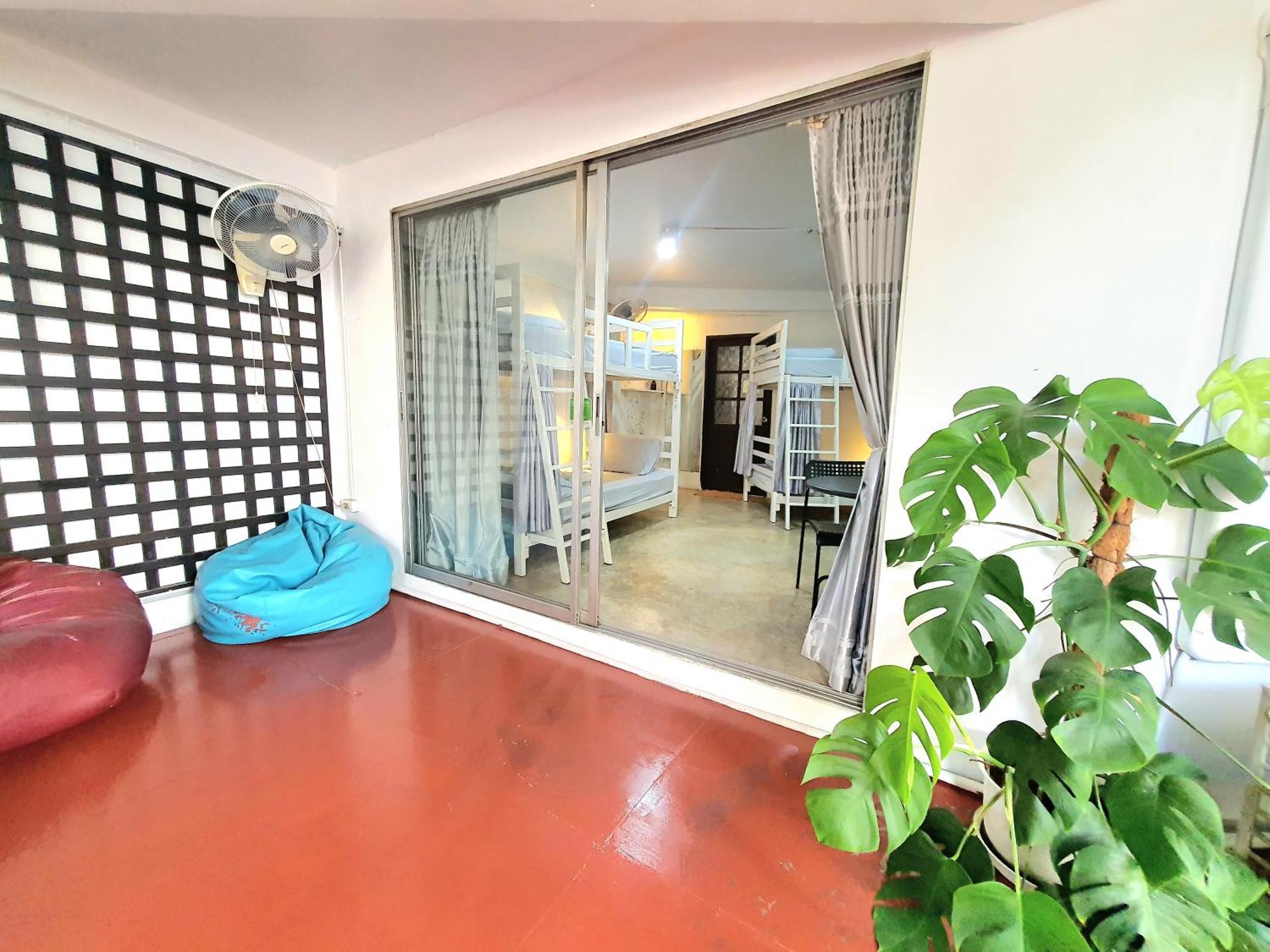 Home16 Sukhumvit16 Bangkok Bagian luar foto