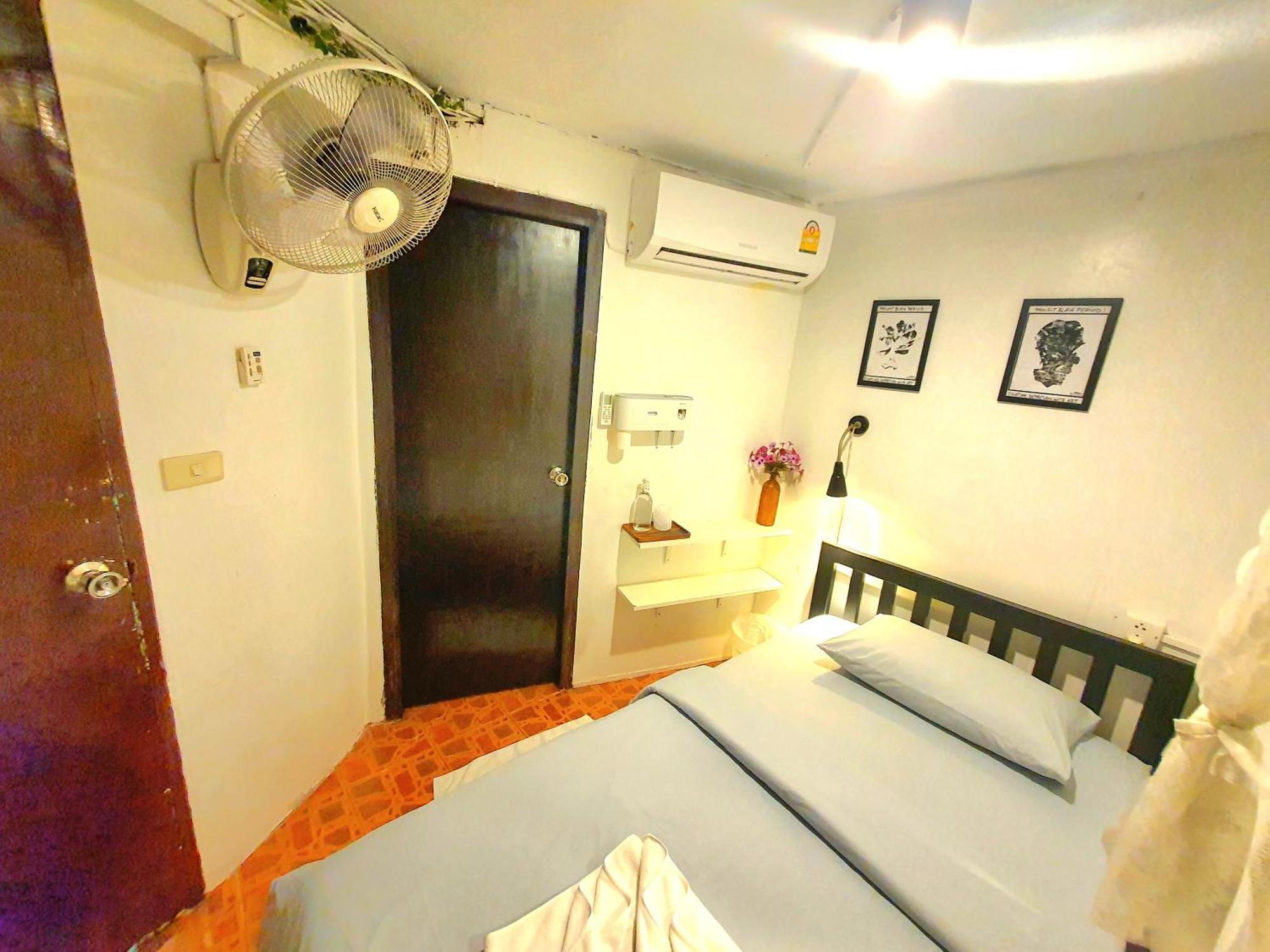 Home16 Sukhumvit16 Bangkok Bagian luar foto