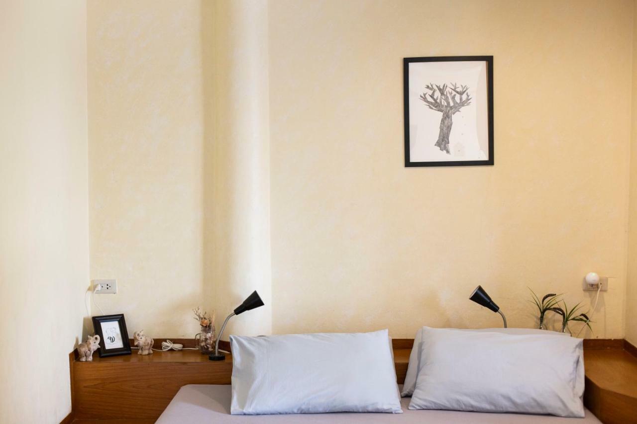 Home16 Sukhumvit16 Bangkok Bagian luar foto