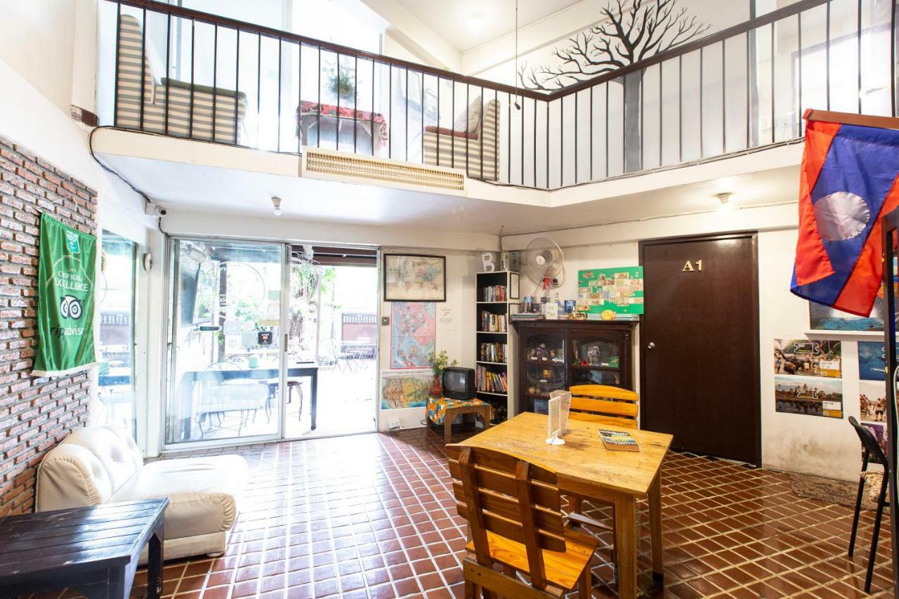 Home16 Sukhumvit16 Bangkok Bagian luar foto