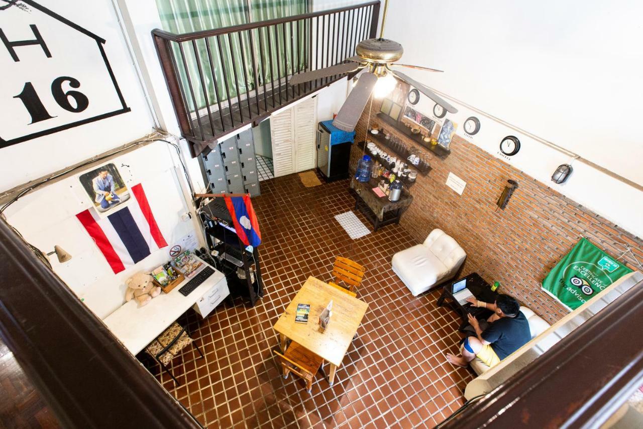 Home16 Sukhumvit16 Bangkok Bagian luar foto